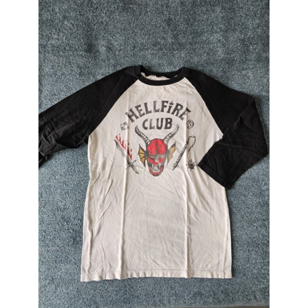 Stranger Things Hellfire Club Raglan T Shirt White Black Graphic Size S
